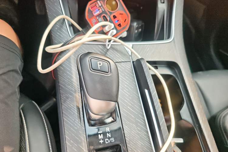 Used Venucia V 2021 260T Idol Edition Gear Lever