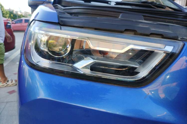 Used Haval H2s 2017 Red-Label 1.5T Dual-Clutch Luxury Model Right Front Headlight