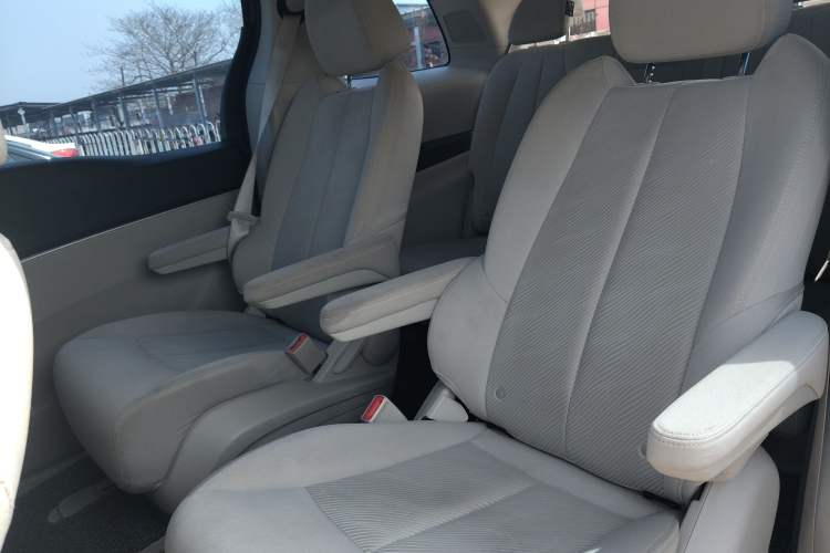 Used Buick GL8 2023 Land Executive Class Smart Enjoyment Model
