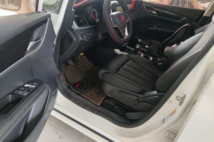 Used BYD Song MAX 2018 1.5T Manual Smart Connect Luxury 6-Seater
