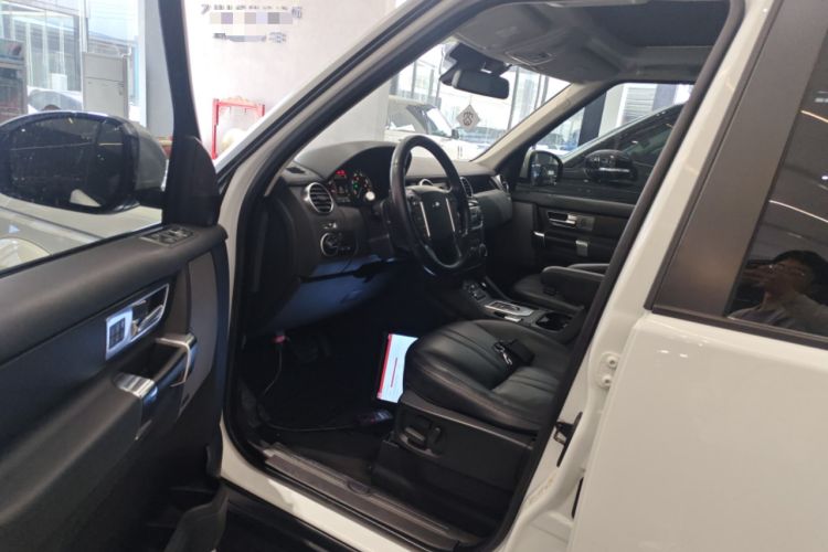 Used Land Rover Discovery 2015 3.0 SC V6 HSE Left Front Seat