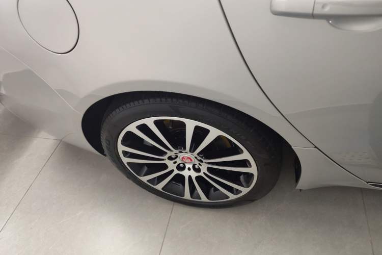 Used Jaguar XFL 2024 2.0T P250 Two-Wheel Drive Prestige Luxury Edition