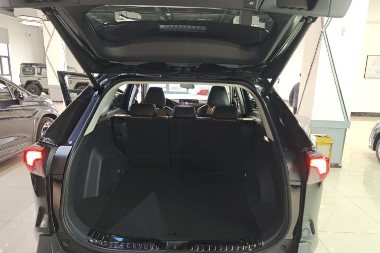 Used Toyota RAV4 2023 Dual-Motor 2.5L E-CVT Two-Wheel Drive Elite Edition
