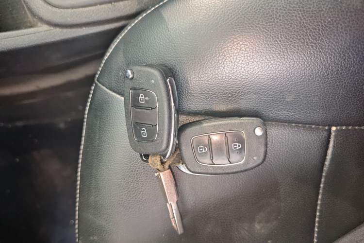 Used Hyundai Verna (older generation) 2017 1.4L Manual Refreshed Version China VI Standard Interior 1