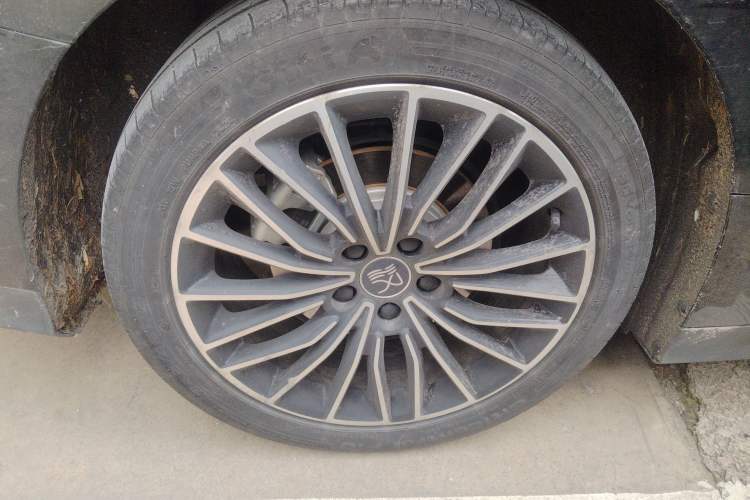 Used BYD Han 2024 EV Glory Edition 506KM Front-Wheel-Drive Premium Model
