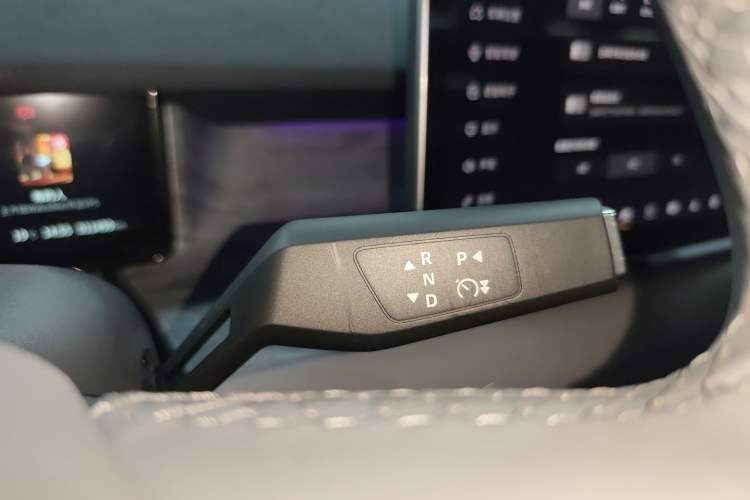 Used Dongfeng NAMMI 06 2025 471 Ultra Gear Lever