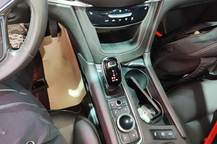 Used Cadillac XT5 2021 28T Luxury Model