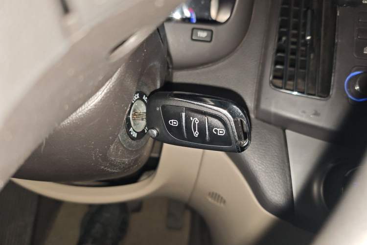 Used Hyundai Celesta 2011 1.6L Automatic Comfort Edition
