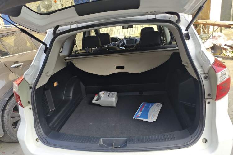 Used Venucia T70 2015 2.0L Manual RuiQu Version
