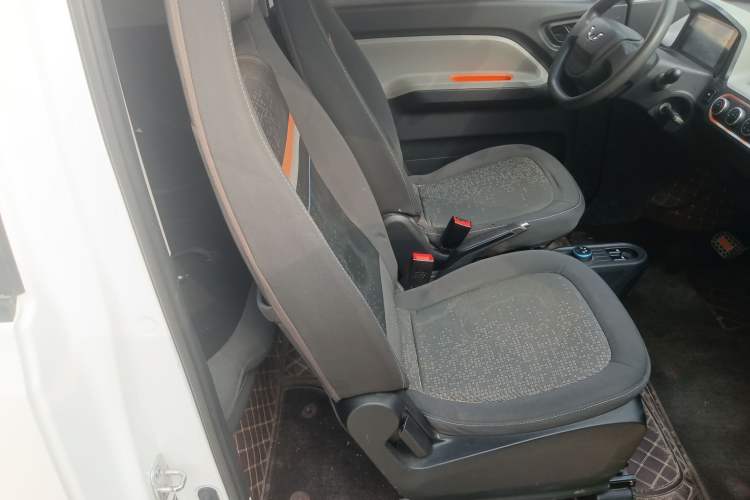 Used Wuling Hongguang MINIEV 2020 Zizai Version Lithium-NMC Right Front Seat