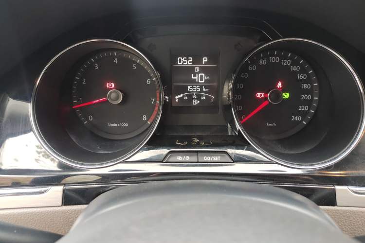 Used Volkswagen Bora 2014 1.6L Automatic Comfort Model Odometer Close Up