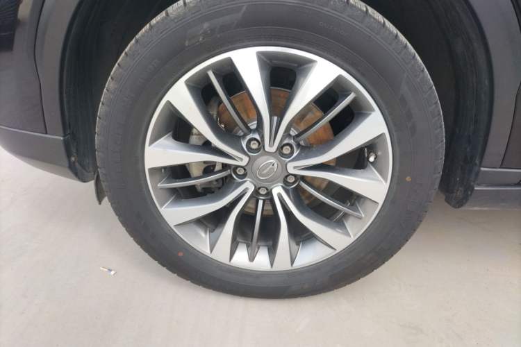 Used GAC Trumpchi GS8 2017 320T Four-Wheel Drive Luxury Smart Connectivity Version (7 Seats) Left Front Wheel Hub