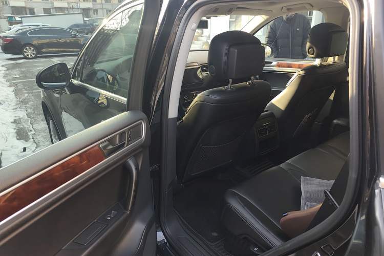 Used Volkswagen Touareg 2011 3.0 TSI Standard Version