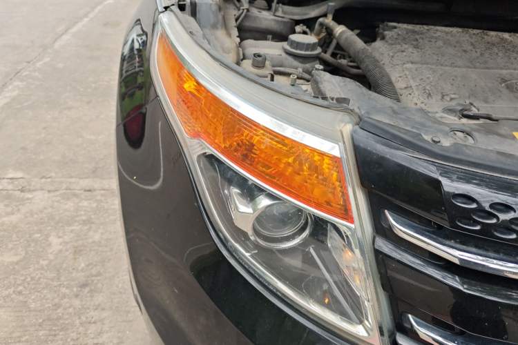 Used Ford Explorer 2013 3.5L Deluxe Model
