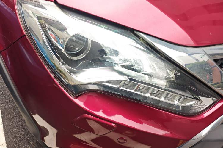 Used BYD Tang New Energy 2015 2.0T Four-Wheel-Drive Flagship Model
