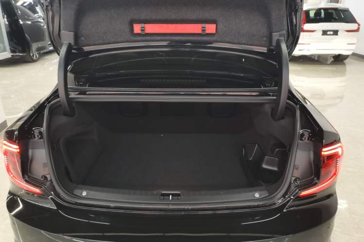 Used Volvo S90 New Energy 2025 Plug-in Hybrid Four-Wheel Drive Long-Range Luxury Smart Edition Trunk