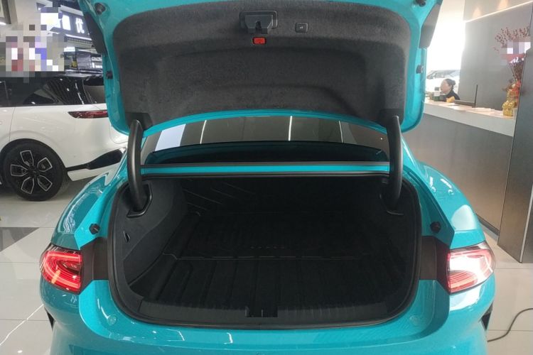 Used Xiaomi Auto SU7 2024 Rear-Drive Long-Range Intelligent Driving Version
