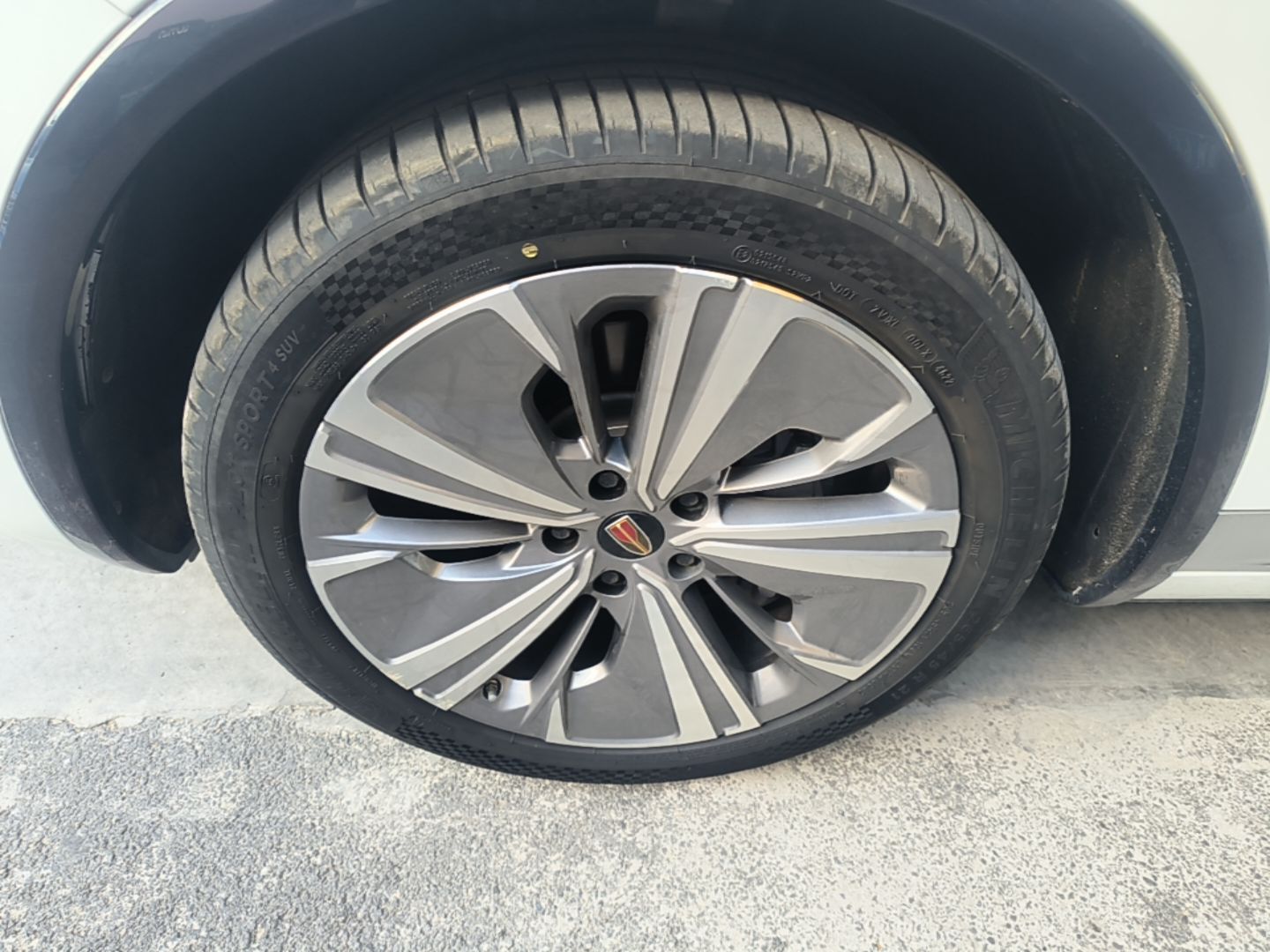 Hongqi E-HS9 2022 690 km Range Flagship Edition Six Seats — снимка 10