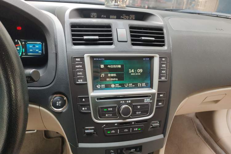 Used BYD G6 2013 1.5TID Automatic Luxury Model
