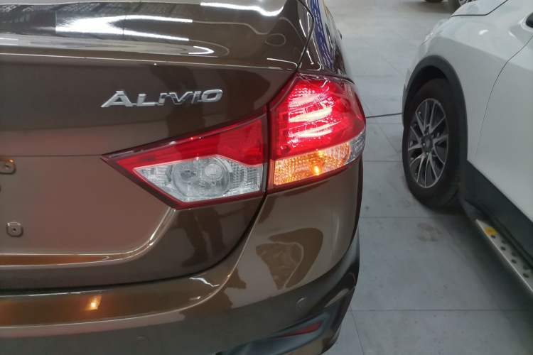 Used Suzuki Alivio 2015 1.6L Automatic Comfort Model

