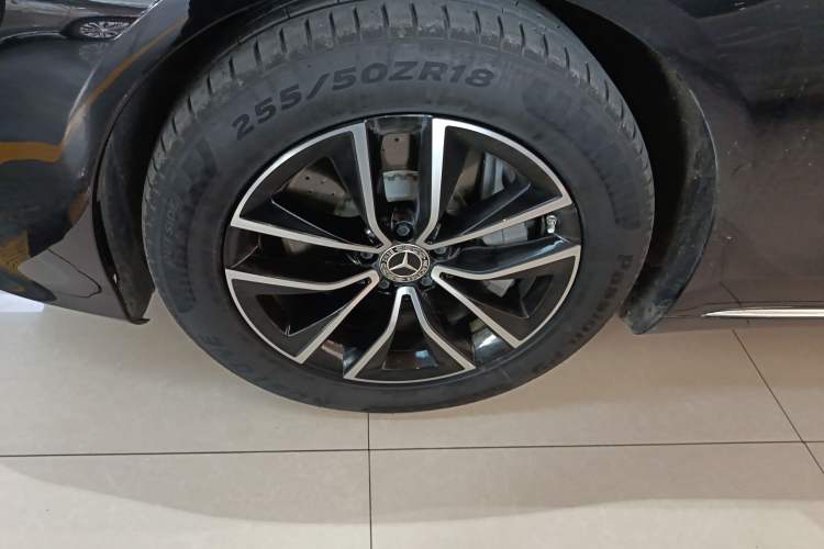 Used Mercedes-Benz S-Class 2021 S 400 L Business Model Left Front Wheel Hub