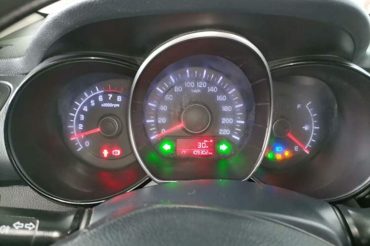 Used Kia K2 2015 Sedan 1.4L MT GLS
