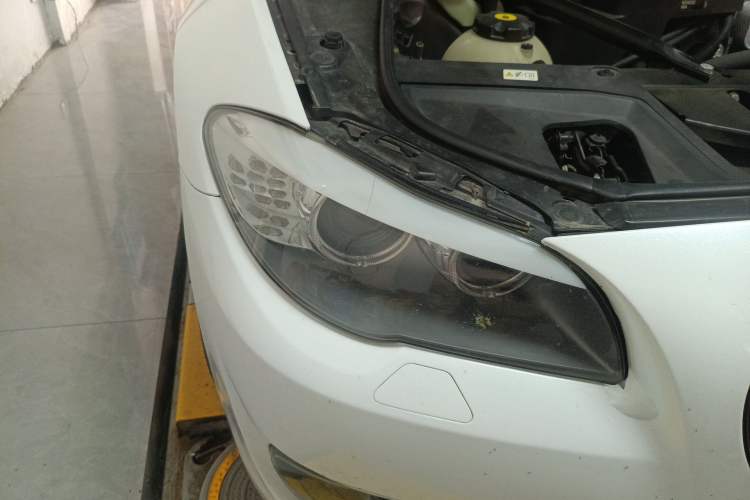 Used BMW 5 Series 2013 525Li Leading Model
