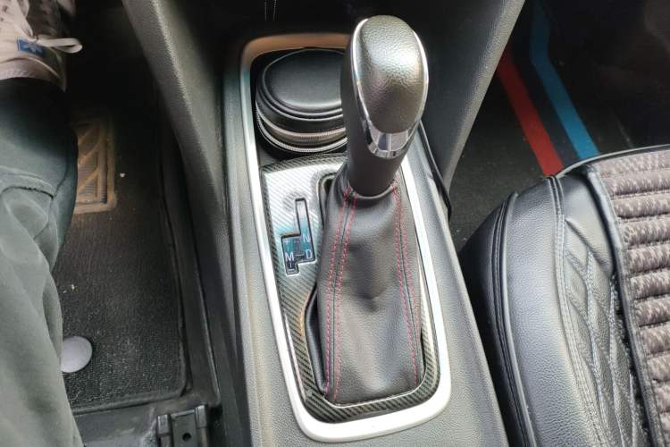 Used Chevrolet Monza 2019 Redline 320T Dual-Clutch Joyful Edition China VI Standard Gear Lever