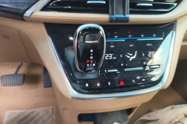 Used Buick GL8 2021 ES Landtrek 653T Smart Luxury Model Gear Lever