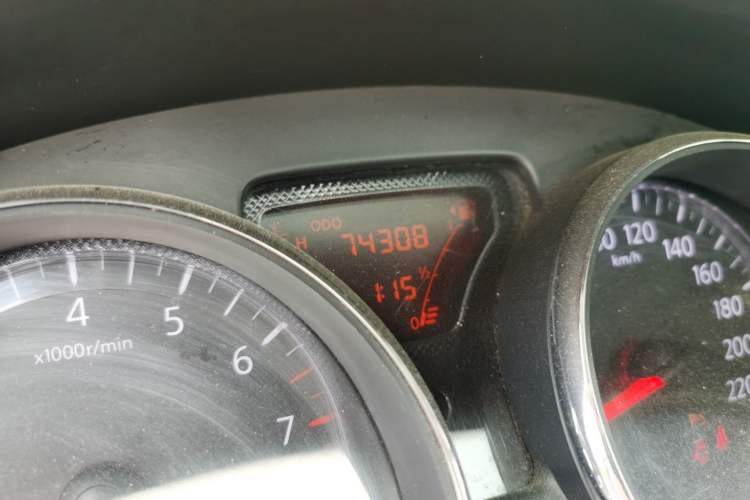 Used Nissan Sunny 2011 1.5XL CVT Luxury Edition Odometer Close Up