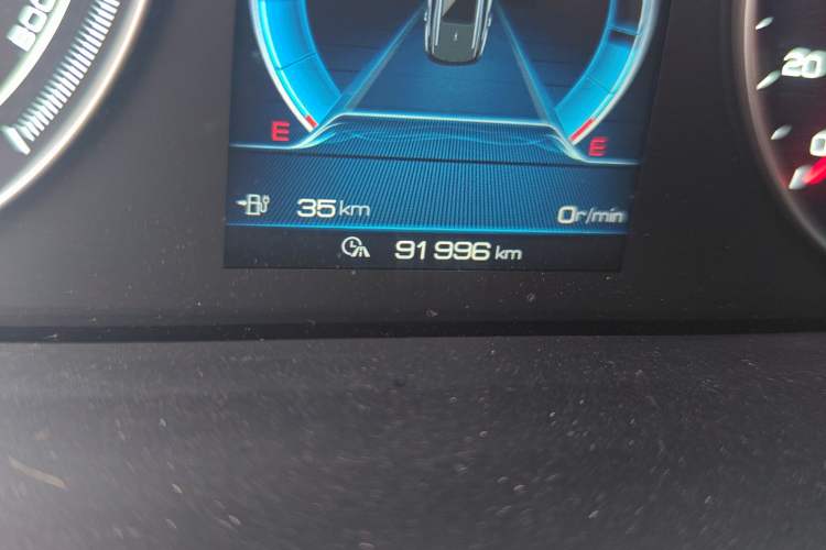 Used BYD Tang New Energy 2020 DM 2.0T Dual-Engine All-Wheel Drive Prestige 7-Seater China VI Standard Odometer Close Up