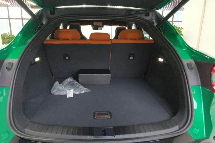 Used Xiaomi Auto YU7 2025 Ultra-Long Range Rear-Wheel Drive Version
