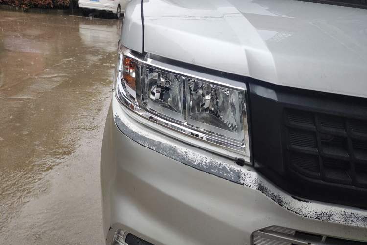 Used Wuling Rongguang New Truck 2021 1.5L Rural Version LV0 Extended Double-Cab L3C Right Front Headlight