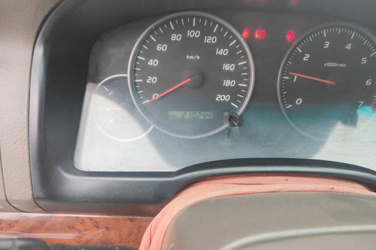 Used Toyota Prado 2004 GX 2.7 Manual Model
