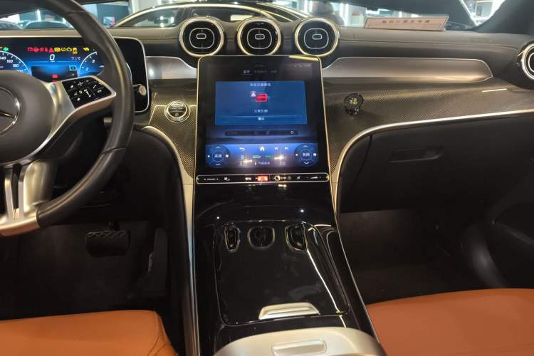 Used Mercedes-Benz GLC 2023 GLC 260 L 4MATIC Dynamic Edition 5-seater