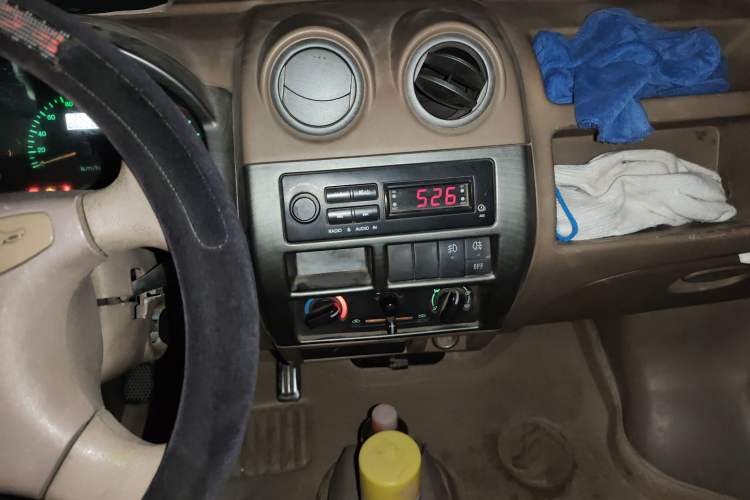 Used Dongfeng Xiaokang K07 2010 1.0L Gold Diamond Standard Model EQ465i-21 3U
