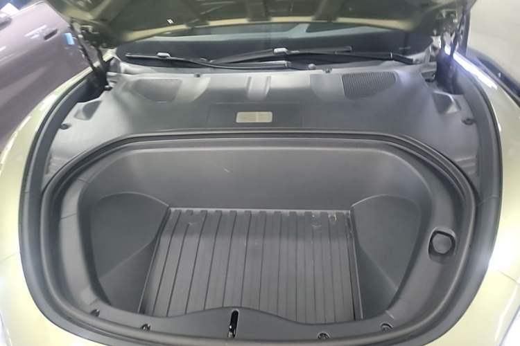 Used Xiaomi Auto SU7 2024 Four-Wheel Drive Ultra-Long Range Advanced Intelligent Driving Max Edition