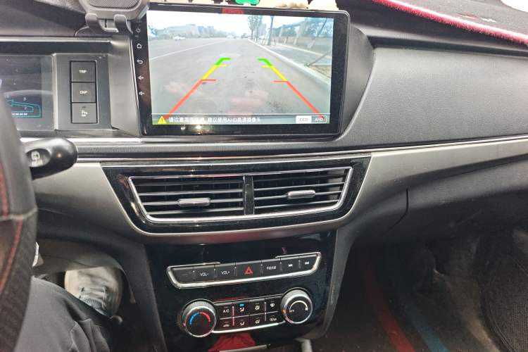 Used CHANGAN KAICHENG Oushang A600 2016 1.5L Manual Luxury 7-Seater Audio And AC Panel