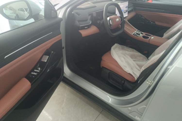 Used Geely Galaxy L6 2025 EM-i 140km Long-Range Version