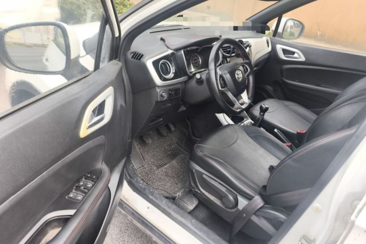 Used Brilliance V3 2015 1.5L Manual Smart Version
