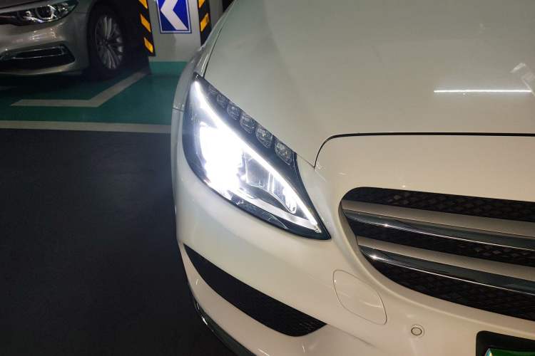 Used Mercedes-Benz C-Class 2017 Facelift C 200 L Sport Edition Right Front Headlight