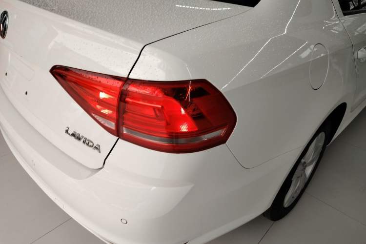 Used Volkswagen Lavida 2018 Classic 1.5L Automatic Fashion Edition China VI Standard