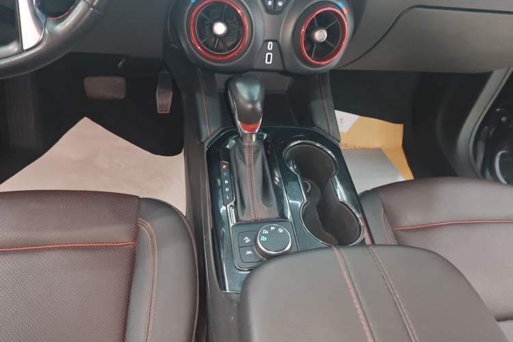 Used Chevrolet Blazer 2022 Mild Hybrid 650T RS Four-Wheel Drive 5-Seater Hardcore Version Gear Lever