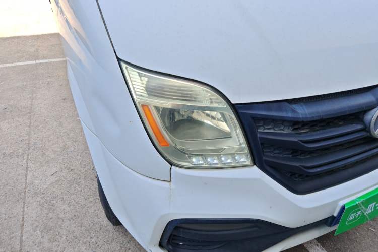 Used SAIC MAXUS Xintu V80 2018 2.5T 6-Speed Manual Aoyuntong Short Wheelbase Mid-Height 5-6 Seater