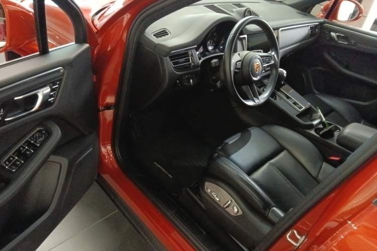 Used Porsche Macan 2022 Macan 2.0T Driver Seat