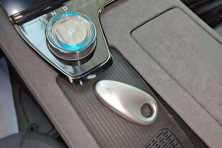 Used VOYAH PASSION 2024 PHEV Four-Wheel Drive Ultra-Long Range Flagship Model Interior 1