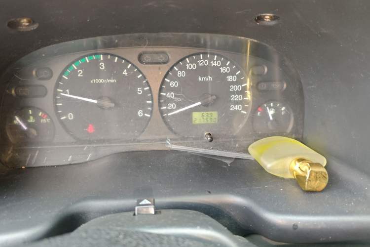 Used Ford Classic Transit 2015 2.8T Diesel Multi-Function Vehicle Short Wheelbase 6-Seater Mid-Roof Edition JX493ZLQ4