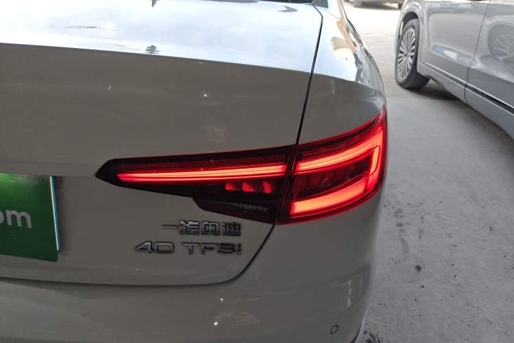 Used Audi A4L 2019 40 TFSI Fashion Edition China VI Emission Standard
