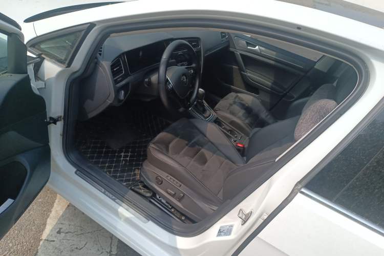 Used Volkswagen Golf 2020 280TSI DSG Luxury Edition Driver Seat