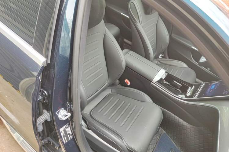 Used Mercedes-Benz C-Class 2023 Second Facelift C 260 L Sport Edition Right Front Seat